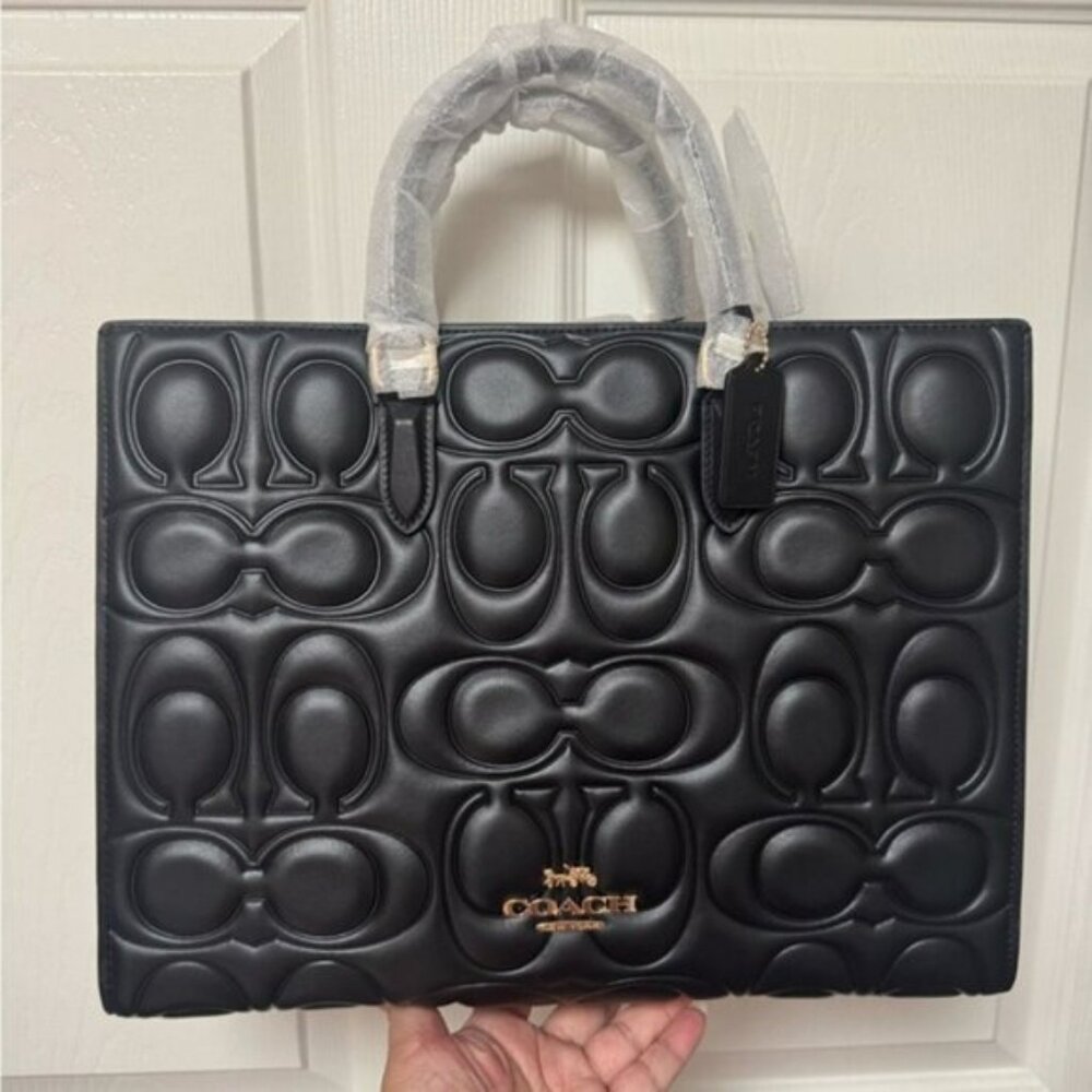 NWT Coach Maggie Tote Bag In Signature Leather CY672 Large size in Gold/Black